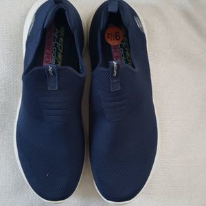 Skechers mens sneakers new